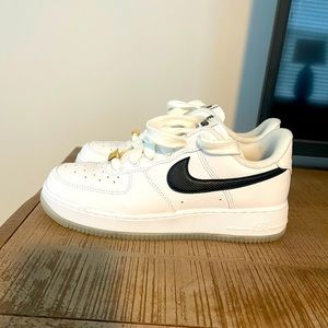 2022 Air Force 1 '07 'Bronx Origins limited edition sneakers.